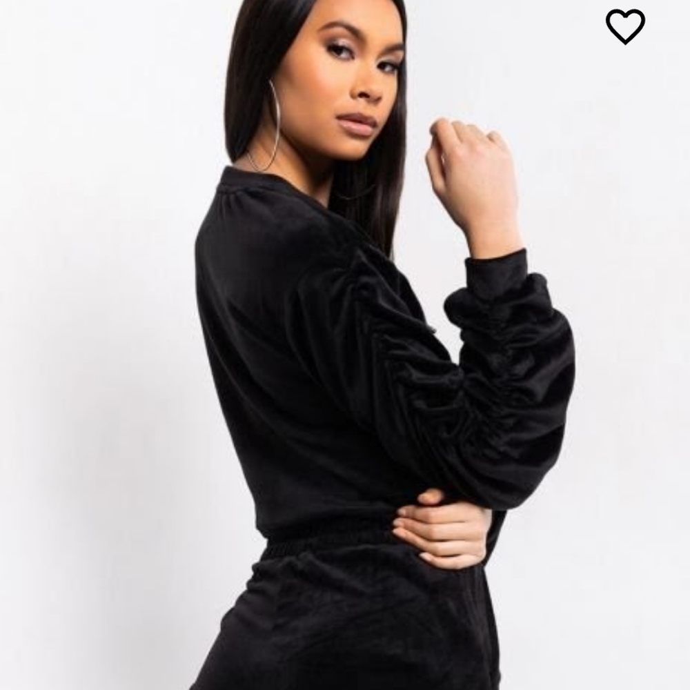 NIPPLE RING ROUCHED VELVET SWEATSHIRT BY AKIRA - Picture 3 of 12